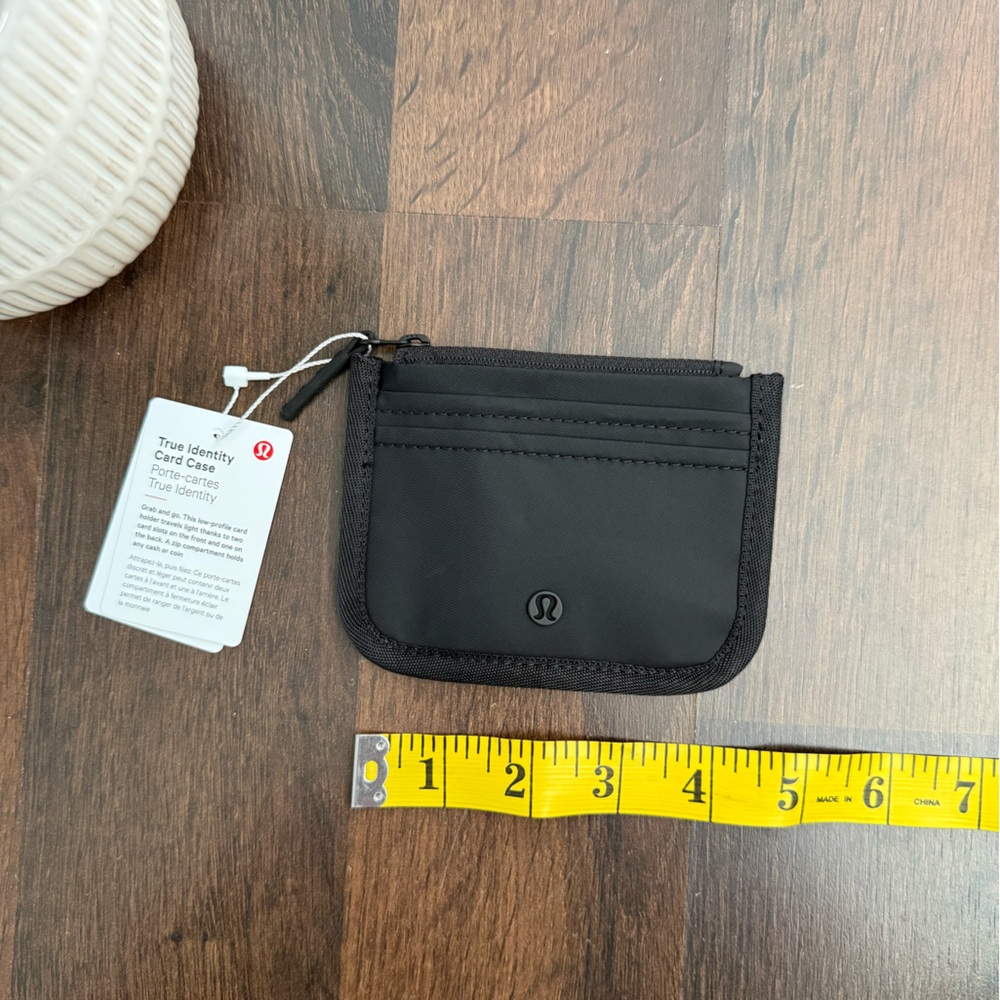 🆕 Lululemon True Identity Card Case - Picture 2 of 12